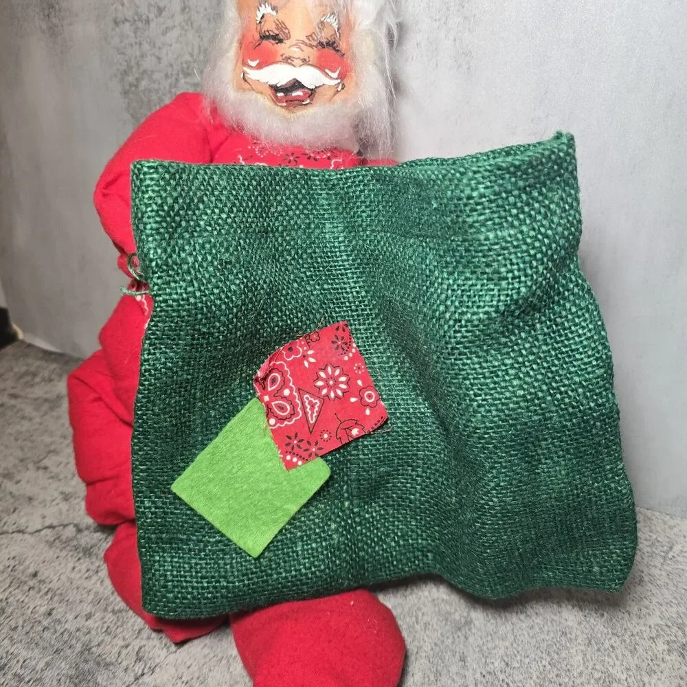 VINTAGE ANNALEE SANTA CLAUS WITH BURLAP SACK FOR GIFTS CANDY TOYS   1971